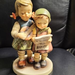 Goebel Sculpture of Singing Children in Cream and Green